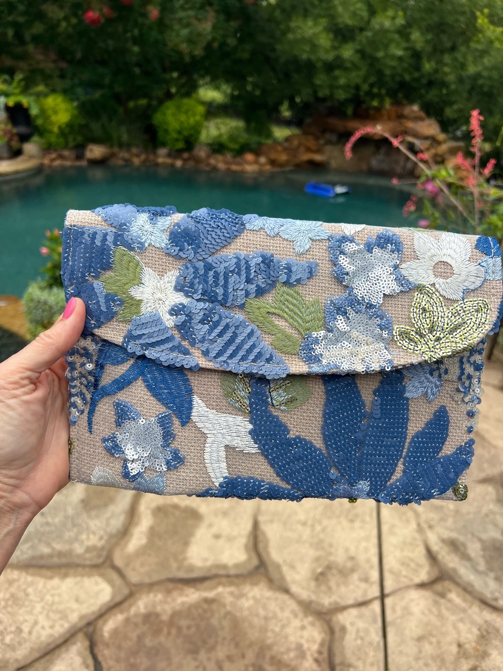 Handheld Sequin Floral Embroidered Clutch - Blue & Green